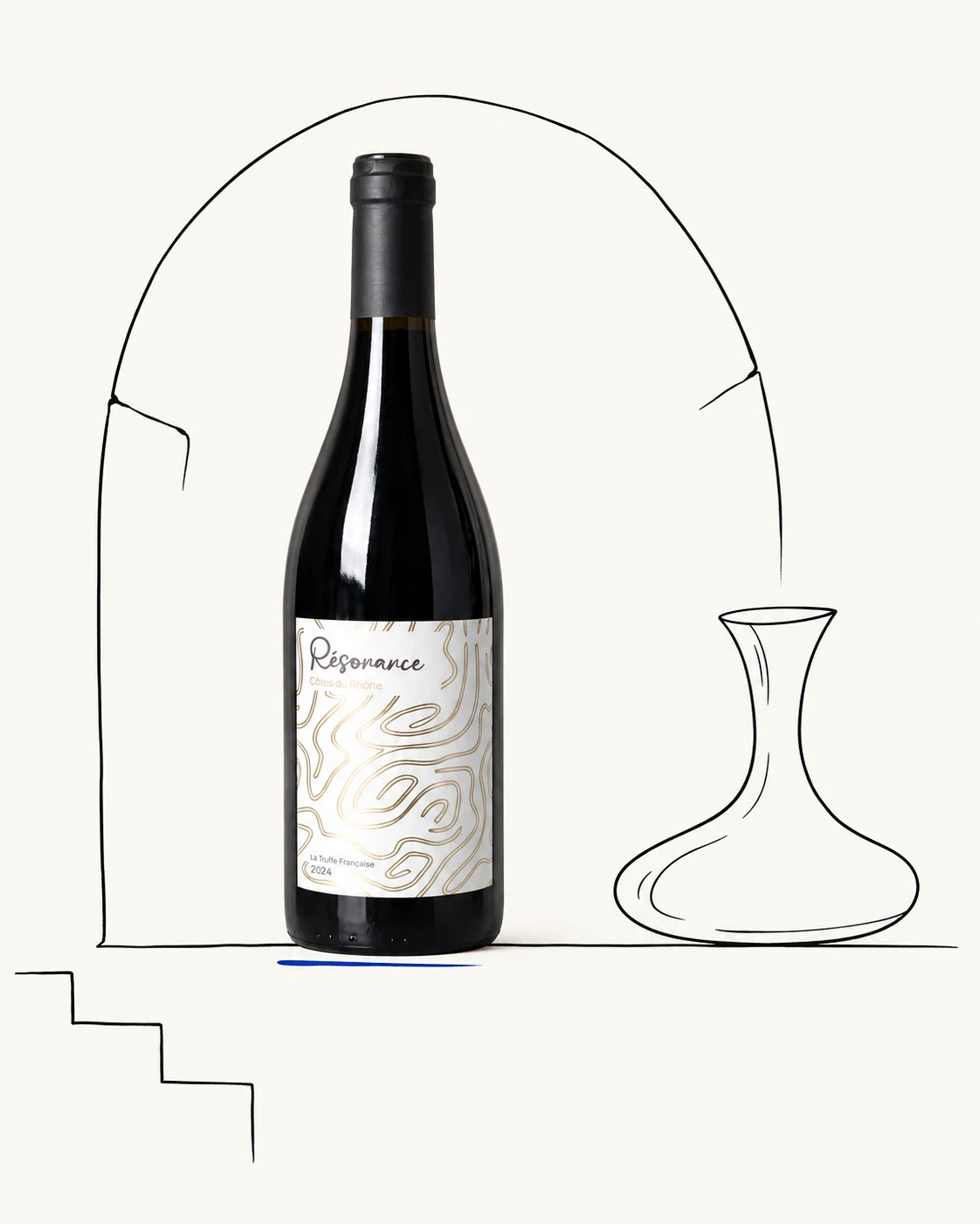 Résonance sous une arche dessinée, près d’une carafe